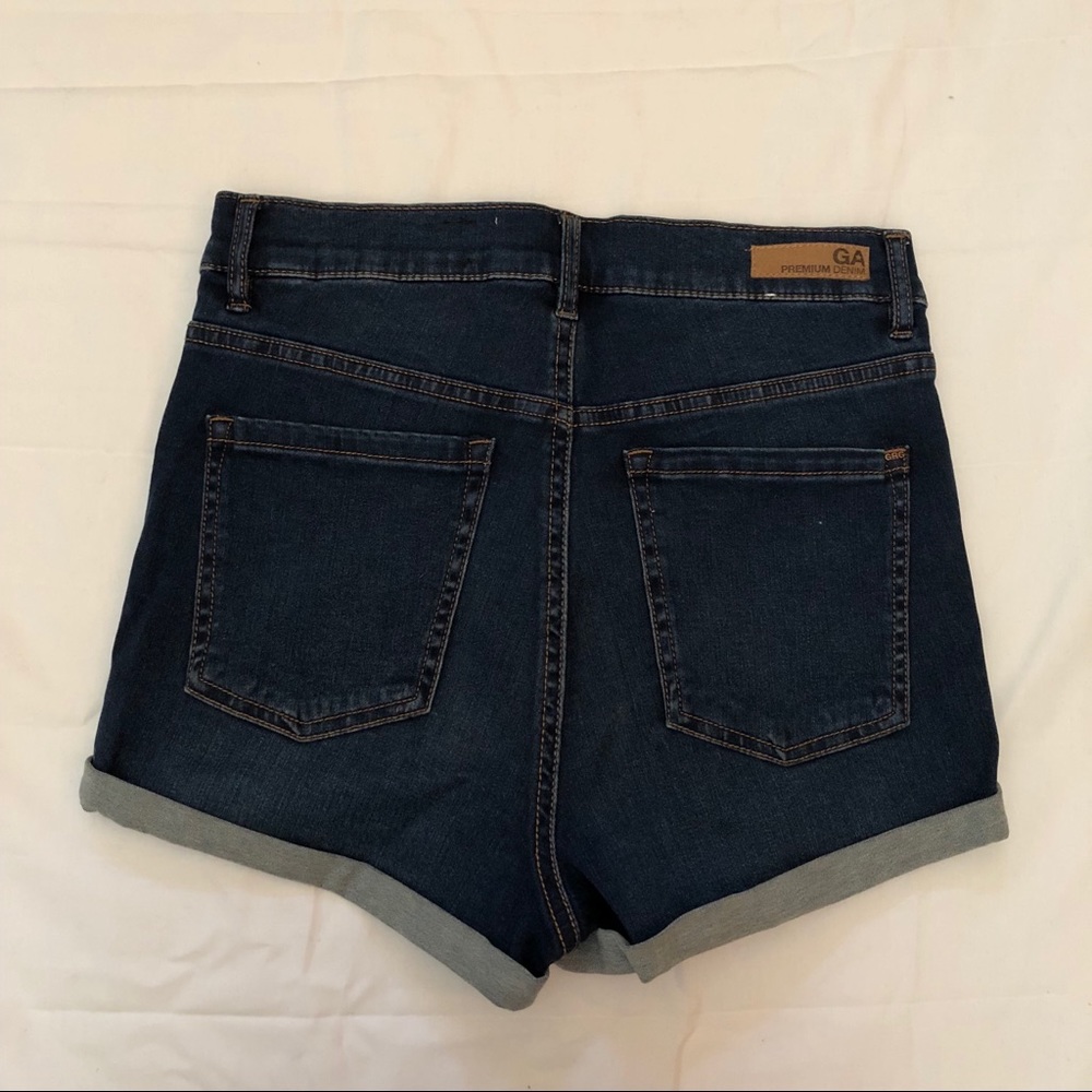 Retro HighWaist Short - Picture 2 of 4
